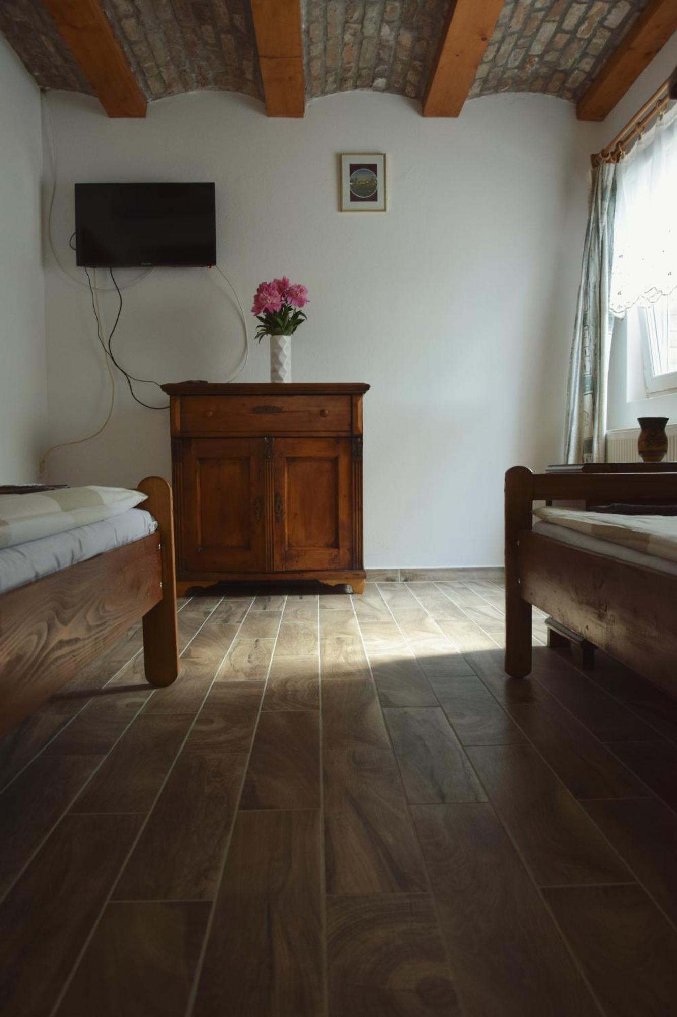 Appartamento Anna Apartman Maroslele Esterno foto