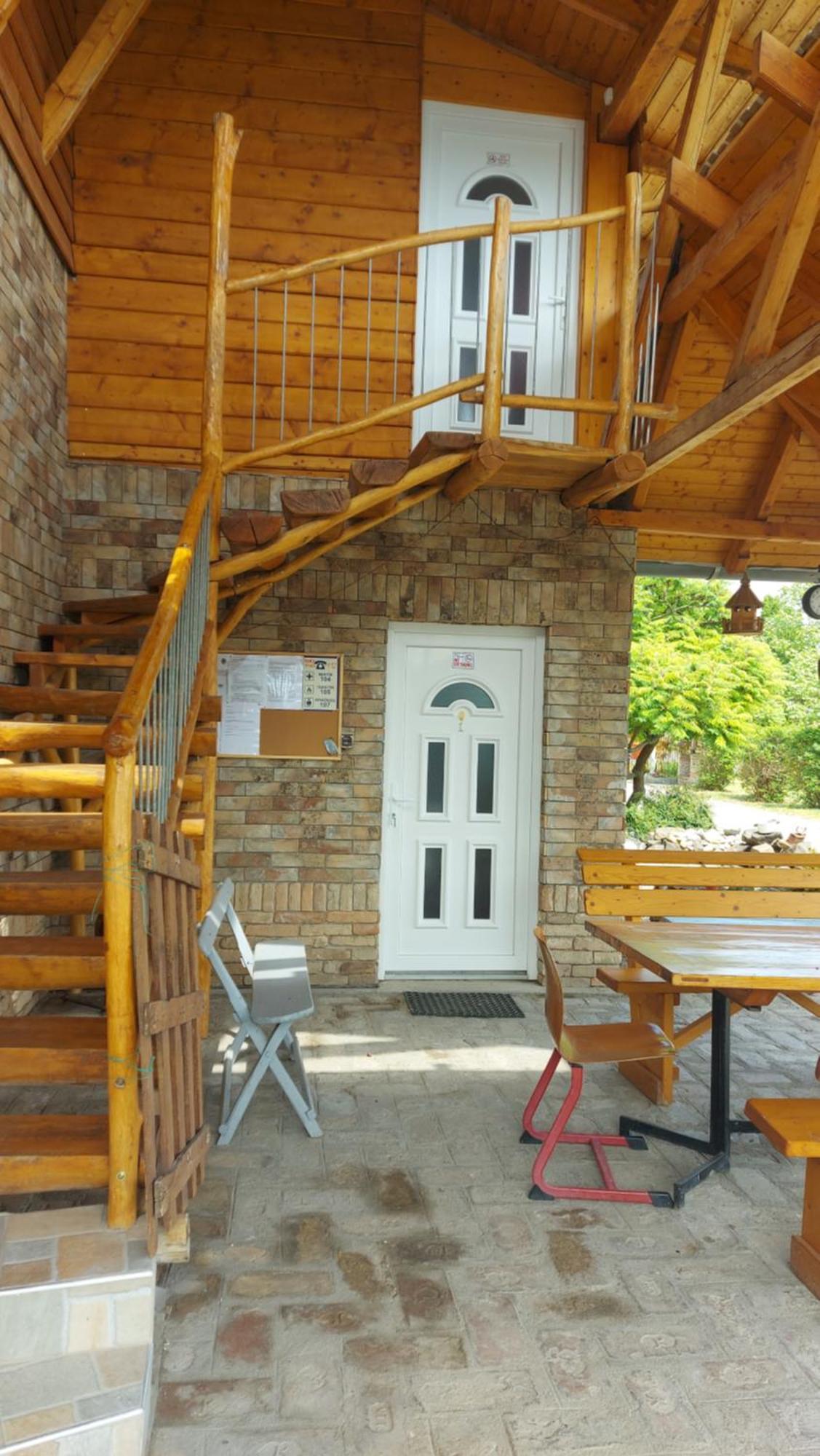 Appartamento Anna Apartman Maroslele Esterno foto