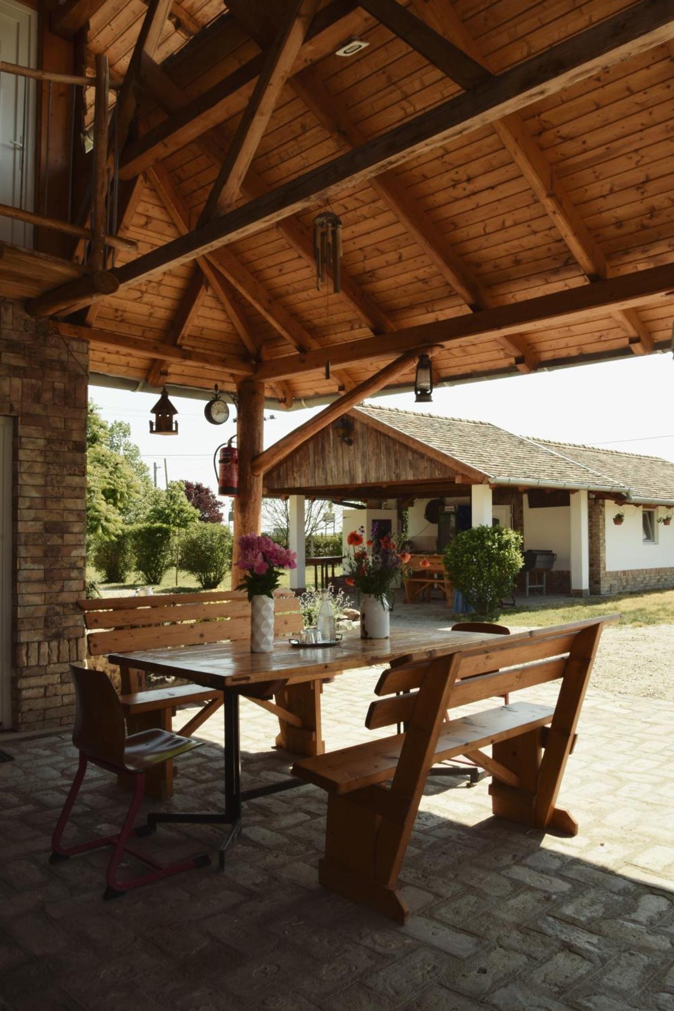 Appartamento Anna Apartman Maroslele Esterno foto